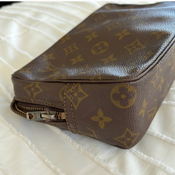 Louis VuittonTrousse de Toilette leather vanity case 23 - Picture 3 of 5